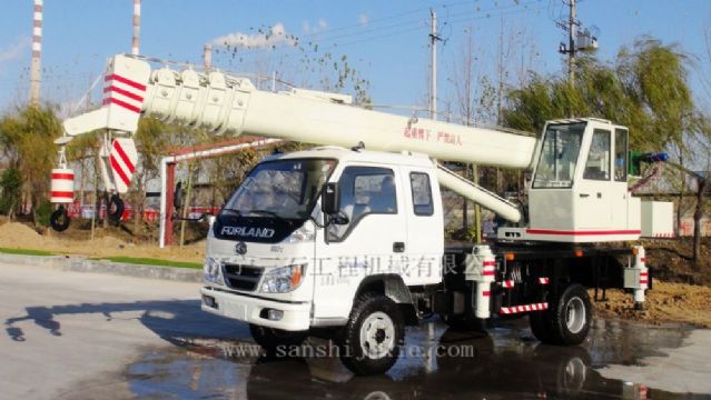 點擊查看詳細信息<br>標題：8噸汽車吊 閱讀次數：2860