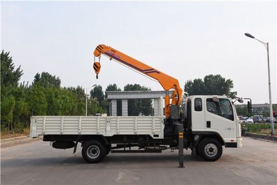 點擊查看詳細信息<br>標題：5噸凱馬隨車吊3節臂 閱讀次數：2436