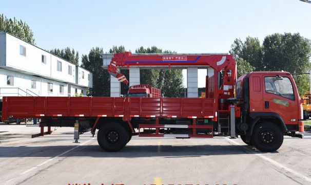 點擊查看詳細信息<br>標題：6.3噸東風160馬力隨車吊 閱讀次數：1621