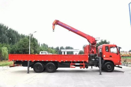 點擊查看詳細信息<br>標題：10噸東風隨車吊 閱讀次數：1592