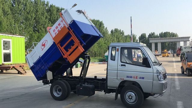 點擊查看詳細信息<br>標題：藍牌時風風菱垃圾車 閱讀次數：2101