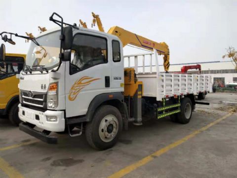 點(diǎn)擊查看詳細(xì)信息<br>標(biāo)題：5噸重汽豪曼隨車吊 閱讀次數(shù)：2656
